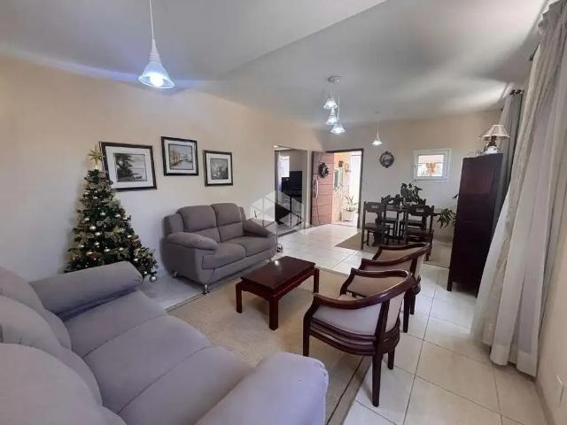 Casa / Sobrado para Venda em Florianópolis/SC Morro das Pedras 4 Quartos