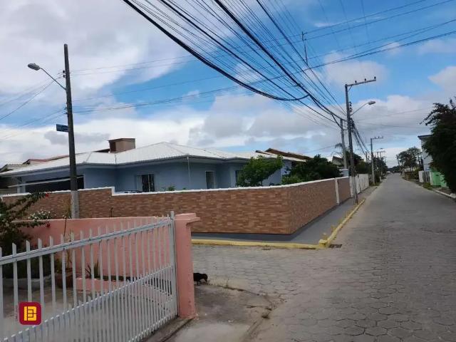 Casa / Sobrado para Venda em Florianópolis/SC São João do Rio Vermelho 3 Quartos