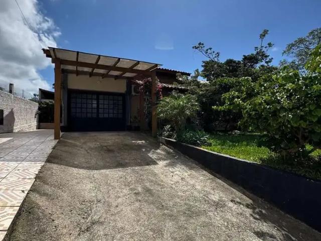 Casa / Sobrado para Venda em Florianópolis/SC São João do Rio Vermelho 3 Quartos