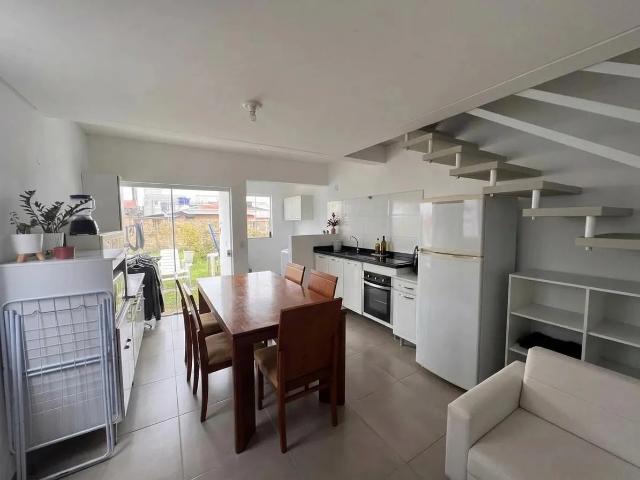 Casa / Sobrado para Venda em Florianópolis/SC São João do Rio Vermelho 3 Quartos