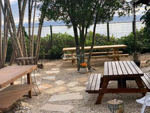 Casa / Sobrado para Venda em Florianópolis/SC Sambaqui 3 Quartos