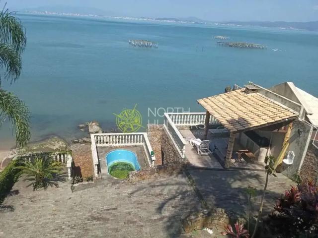 Casa / Sobrado para Venda em Florianópolis/SC Sambaqui 3 Quartos