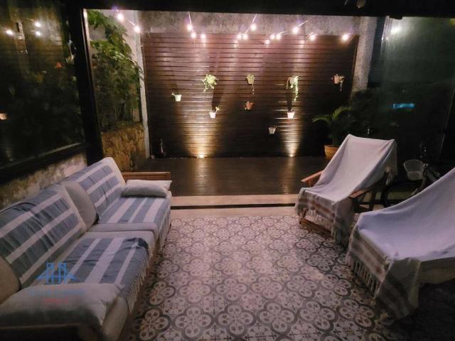 Casa / Sobrado para Venda em Florianópolis/SC Sambaqui 3 Quartos