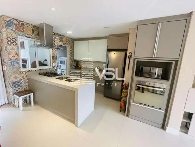 Casa / Sobrado para Venda em Florianópolis/SC Sambaqui 3 Quartos