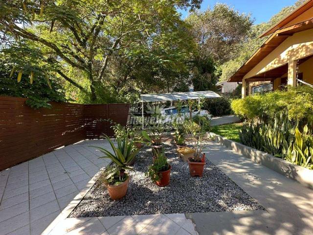 Casa / Sobrado para Venda em Florianópolis/SC Sambaqui 2 Quartos