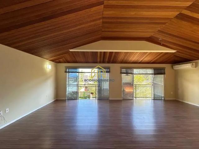 Casa / Sobrado para Venda em Florianópolis/SC Sambaqui 2 Quartos