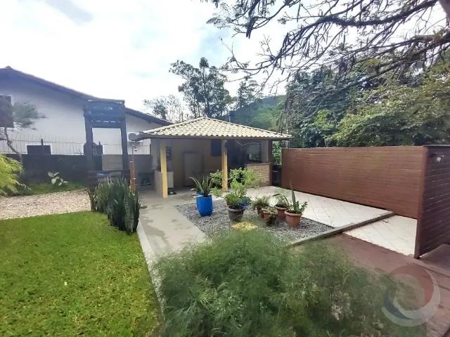 Casa / Sobrado para Venda em Florianópolis/SC Sambaqui 2 Quartos