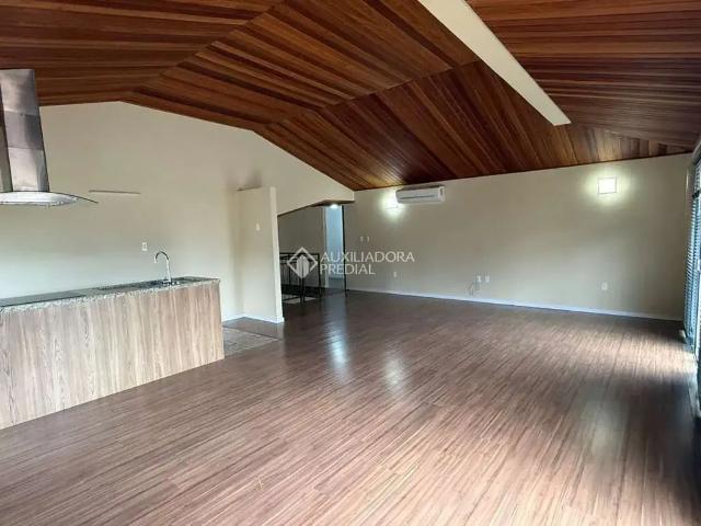 Casa / Sobrado para Venda em Florianópolis/SC Sambaqui 2 Quartos