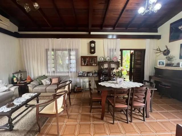 Casa / Sobrado para Venda em Florianópolis/SC Sambaqui 4 Quartos