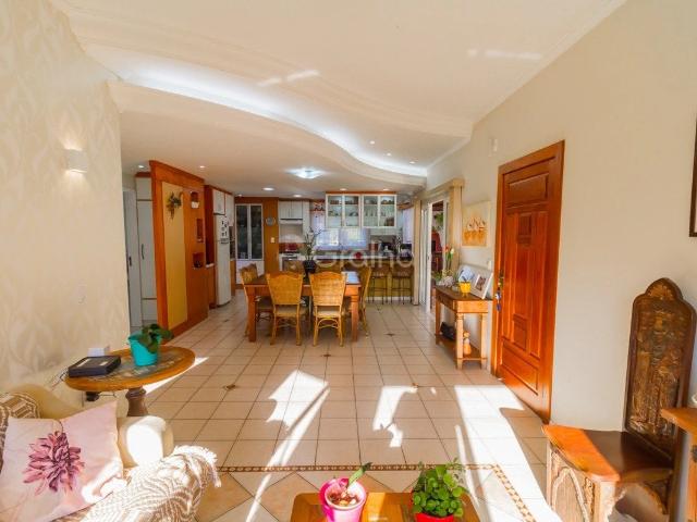 Casa / Sobrado para Venda em Florianópolis/SC Sambaqui 4 Quartos