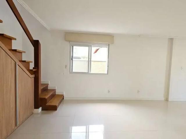 Casa / Sobrado para Venda em Florianópolis/SC Sambaqui 4 Quartos