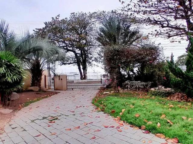 Casa / Sobrado para Venda em Florianópolis/SC Sambaqui 4 Quartos