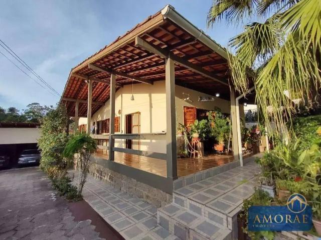 Casa / Sobrado para Venda em Florianópolis/SC Sambaqui 4 Quartos