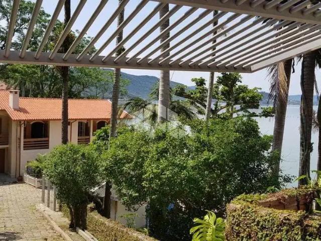 Casa / Sobrado para Venda em Florianópolis/SC Sambaqui 5 Quartos