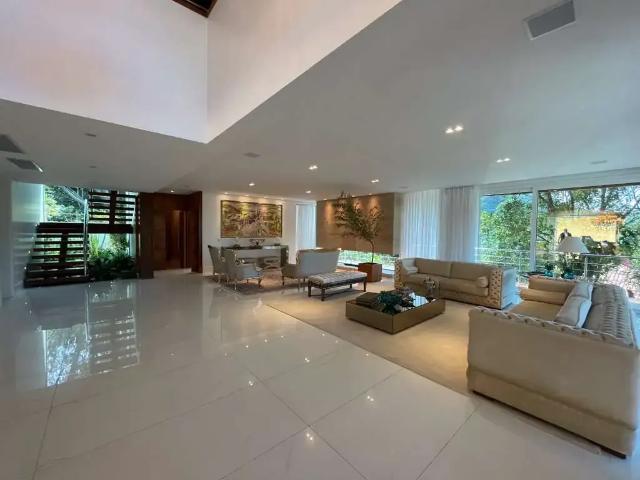Casa / Sobrado para Venda em Florianópolis/SC Sambaqui 6 Quartos