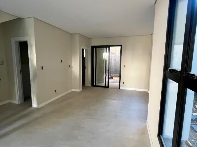 Casa / Sobrado para Venda em Florianópolis/SC Santa Mônica 3 Quartos