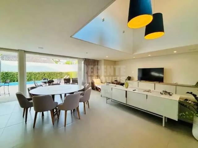 Casa / Sobrado para Venda em Florianópolis/SC Santa Mônica 3 Quartos