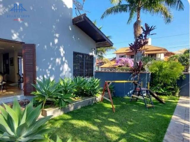 Casa / Sobrado para Venda em Florianópolis/SC Santa Mônica 4 Quartos