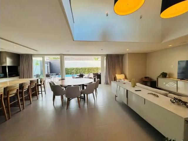 Casa / Sobrado para Venda em Florianópolis/SC Santa Mônica 4 Quartos