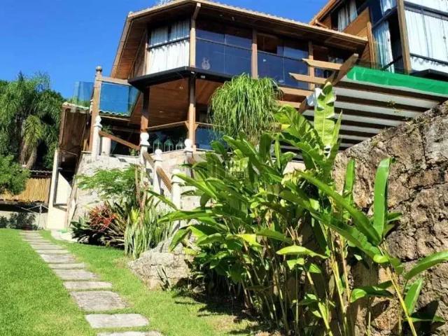 Casa / Sobrado para Venda em Florianópolis/SC Praia Brava 4 Quartos