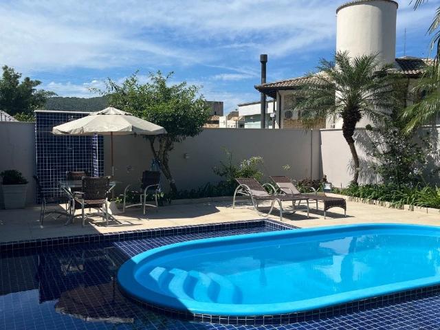 Casa / Sobrado para Venda em Florianópolis/SC Praia Brava 4 Quartos
