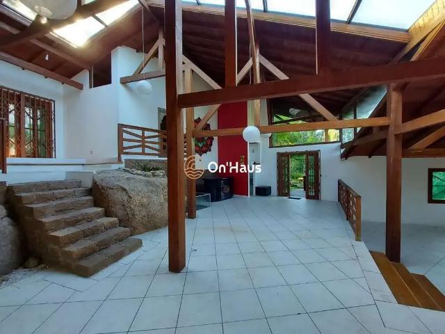 Casa / Sobrado para Venda em Florianópolis/SC Rio Tavares 3 Quartos
