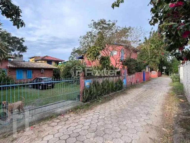 Casa / Sobrado para Venda em Florianópolis/SC Rio Tavares 2 Quartos