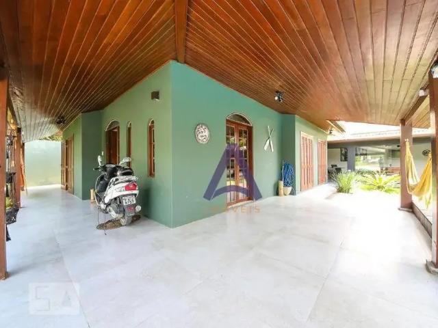 Casa / Sobrado para Venda em Florianópolis/SC Rio Tavares 4 Quartos