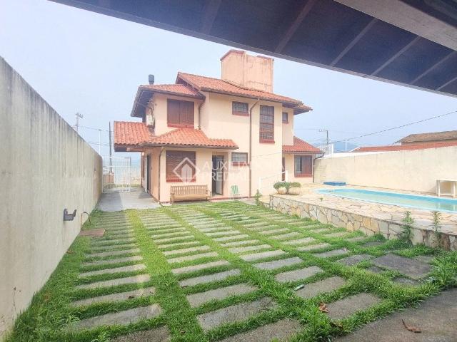 Casa / Sobrado para Venda em Florianópolis/SC Tapera da Base 4 Quartos