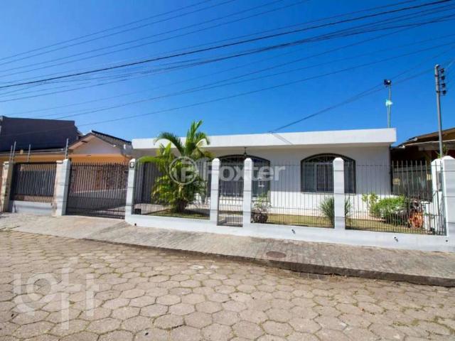 Casa / Sobrado para Venda em Florianópolis/SC Trindade 3 Quartos