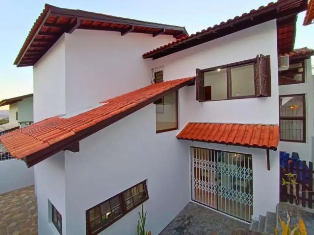 Casa / Sobrado para Venda em Florianópolis/SC Trindade 3 Quartos