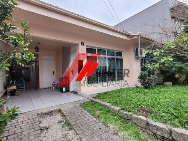 Casa / Sobrado para Venda em Florianópolis/SC Trindade 3 Quartos