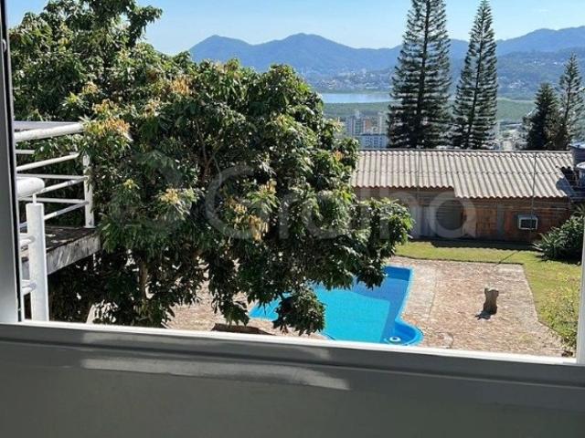 Casa / Sobrado para Venda em Florianópolis/SC Trindade 3 Quartos