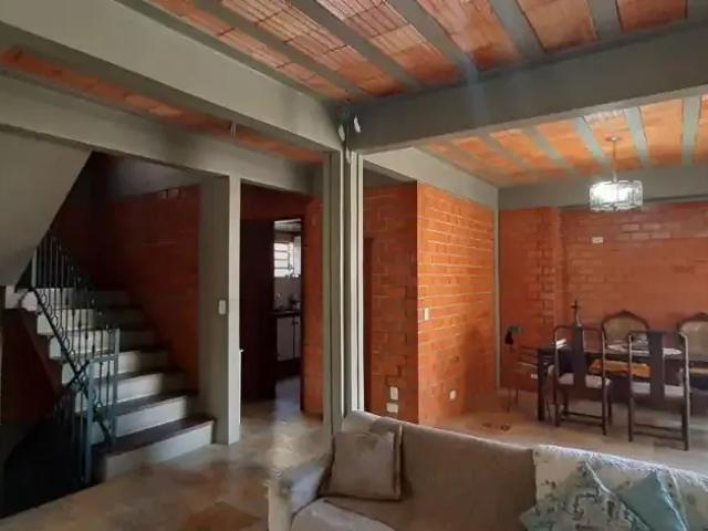 Casa / Sobrado para Venda em Florianópolis/SC Trindade 3 Quartos