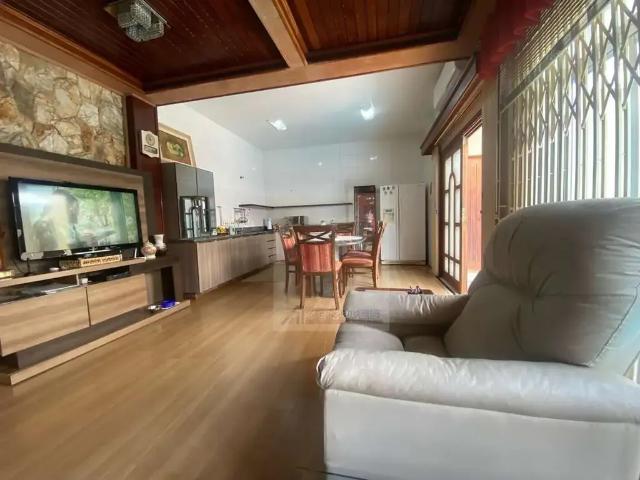 Casa / Sobrado para Venda em Florianópolis/SC Trindade 2 Quartos