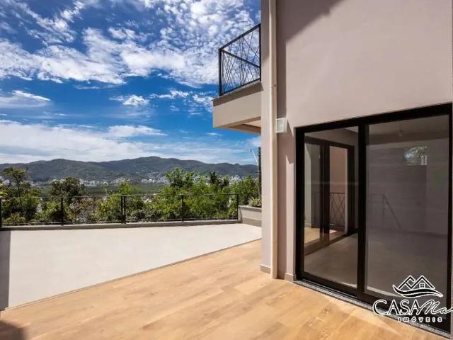 Casa / Sobrado para Venda em Florianópolis/SC Trindade 4 Quartos