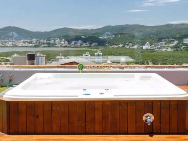 Casa / Sobrado para Venda em Florianópolis/SC Trindade 4 Quartos