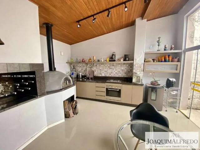 Casa / Sobrado para Venda em Florianópolis/SC Trindade 4 Quartos