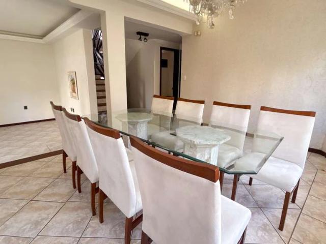 Casa / Sobrado para Venda em Florianópolis/SC Trindade 4 Quartos