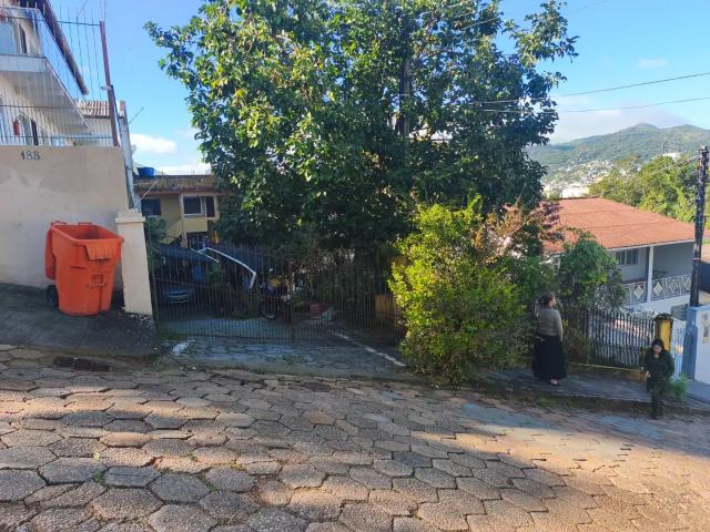 Casa / Sobrado para Venda em Florianópolis/SC Trindade 4 Quartos