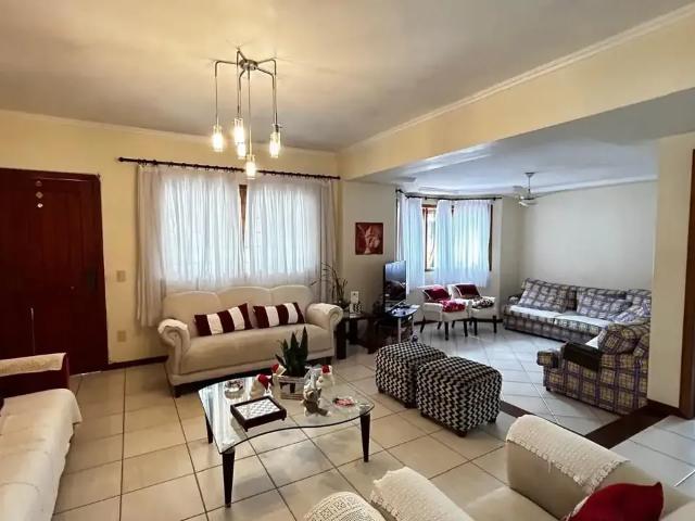 Casa / Sobrado para Venda em Florianópolis/SC Trindade 4 Quartos