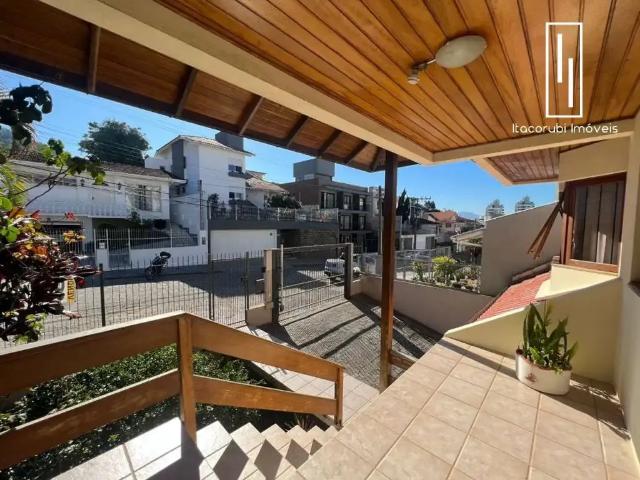Casa / Sobrado para Venda em Florianópolis/SC Trindade 4 Quartos