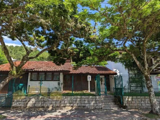 Casa / Sobrado para Venda em Florianópolis/SC Trindade 4 Quartos