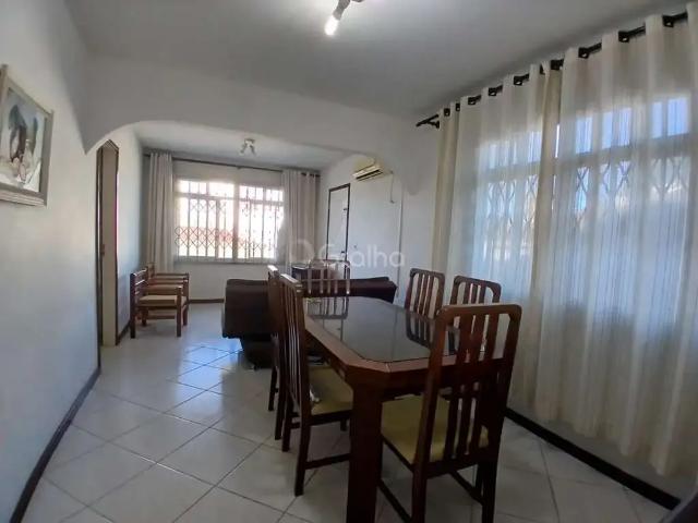 Casa / Sobrado para Venda em Florianópolis/SC Trindade 4 Quartos