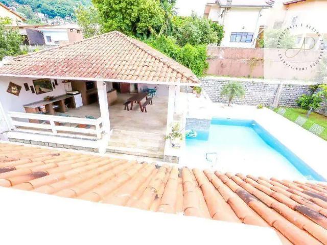 Casa / Sobrado para Venda em Florianópolis/SC Trindade 4 Quartos