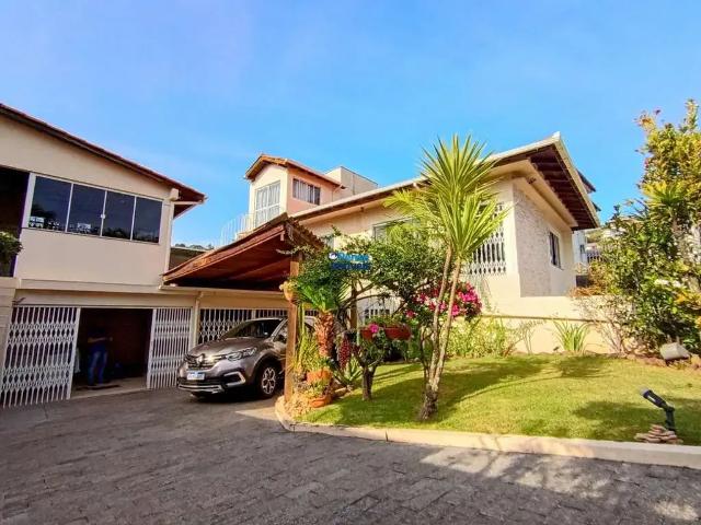Casa / Sobrado para Venda em Florianópolis/SC Trindade 4 Quartos