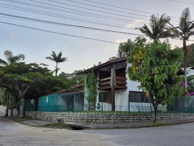 Casa / Sobrado para Venda em Florianópolis/SC Trindade 4 Quartos