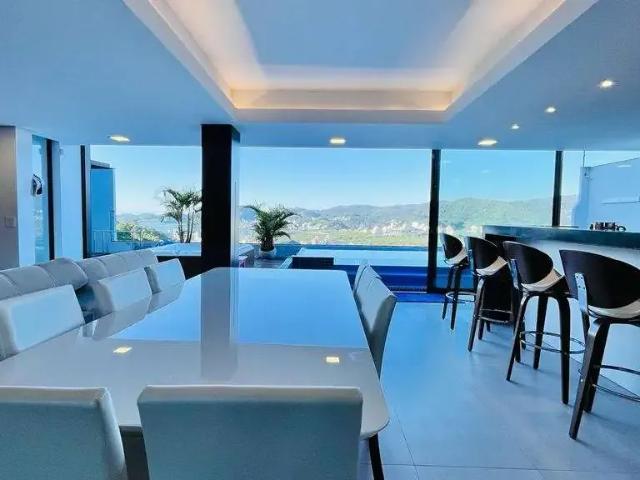 Casa / Sobrado para Venda em Florianópolis/SC Trindade 4 Quartos