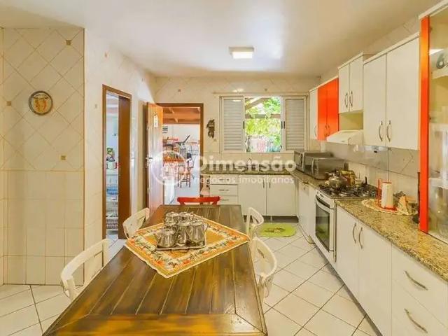 Casa / Sobrado para Venda em Florianópolis/SC Trindade 5 Quartos