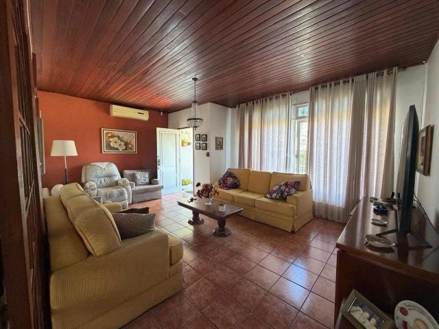 Casa / Sobrado para Venda em Florianópolis/SC Trindade 5 Quartos
